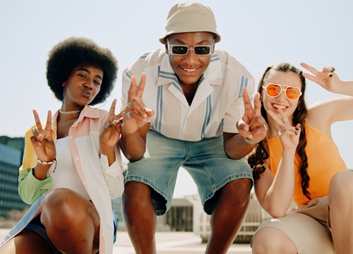 New Faces für Film & Fernsehen gesucht! - shutterstock_2530807965